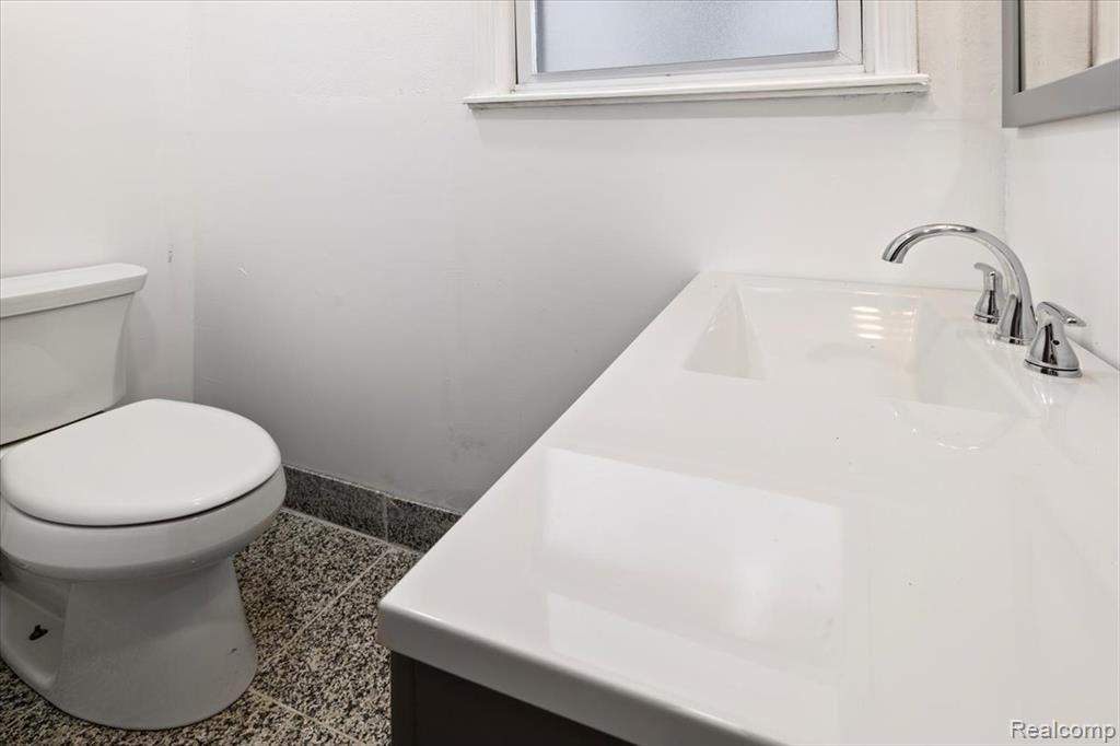 4203 Minerva Drive, Flint, MI 48504 — Photo 17