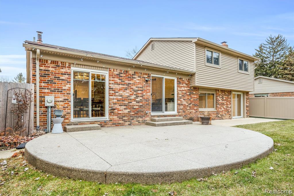 6500 RAINTREE Court, Canton, MI 48187 — Photo 23
