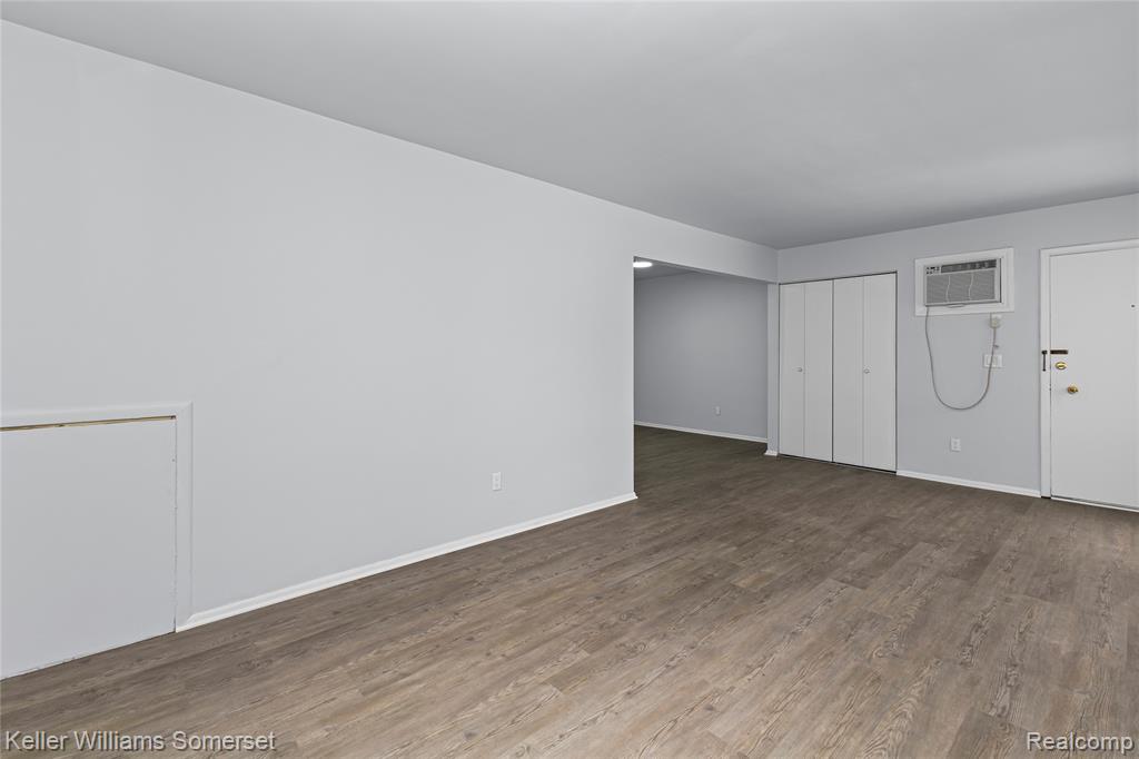 4345 Crooks Road, 26, Royal Oak, MI 48073 — Photo 9