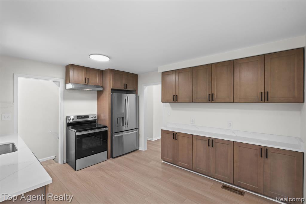 19771 Old Homestead Drive, Harper Woods, MI 48225 — Photo 5