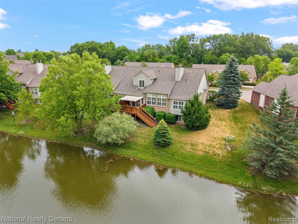 49455 N Glacier Avenue, 43, Northville, MI 48168 — Photo 2