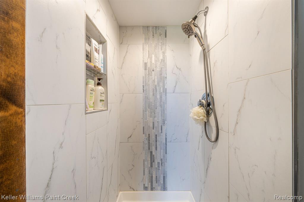 9594 MARQUETTE Road, Wales, MI — Photo 33