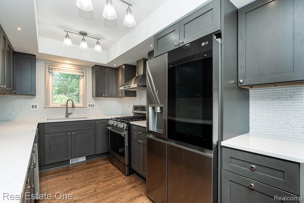 53081 Scenic Drive, Shelby Twp, MI 48316 — Photo 16