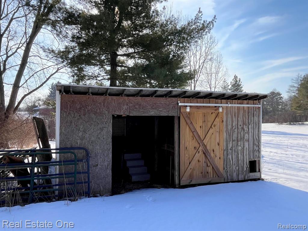 18403 Taylor Lake Road, Holly, MI 48442 — Photo 35