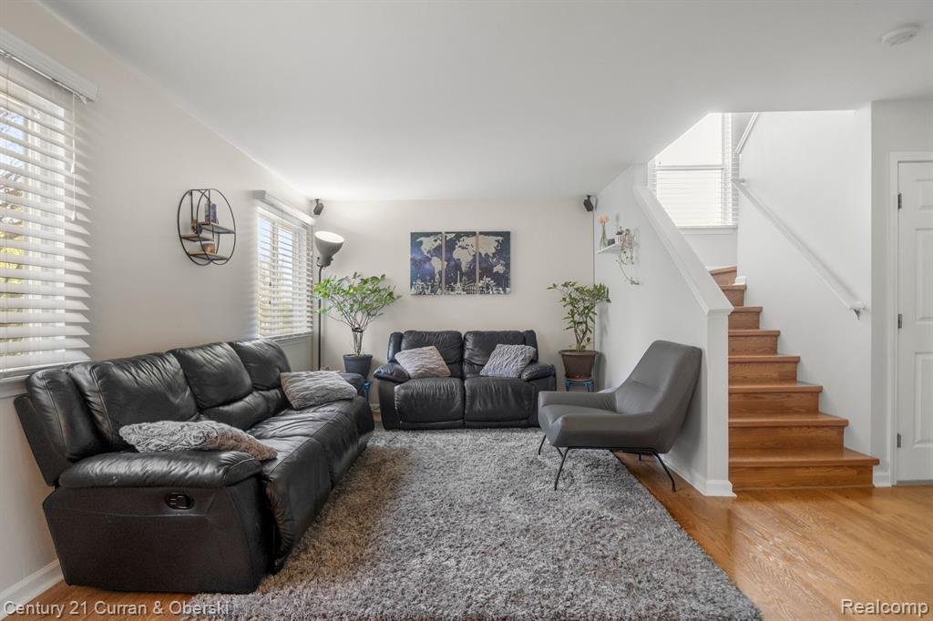8611 BARRINGTON Drive, Ypsilanti, MI 48198 — Photo 8