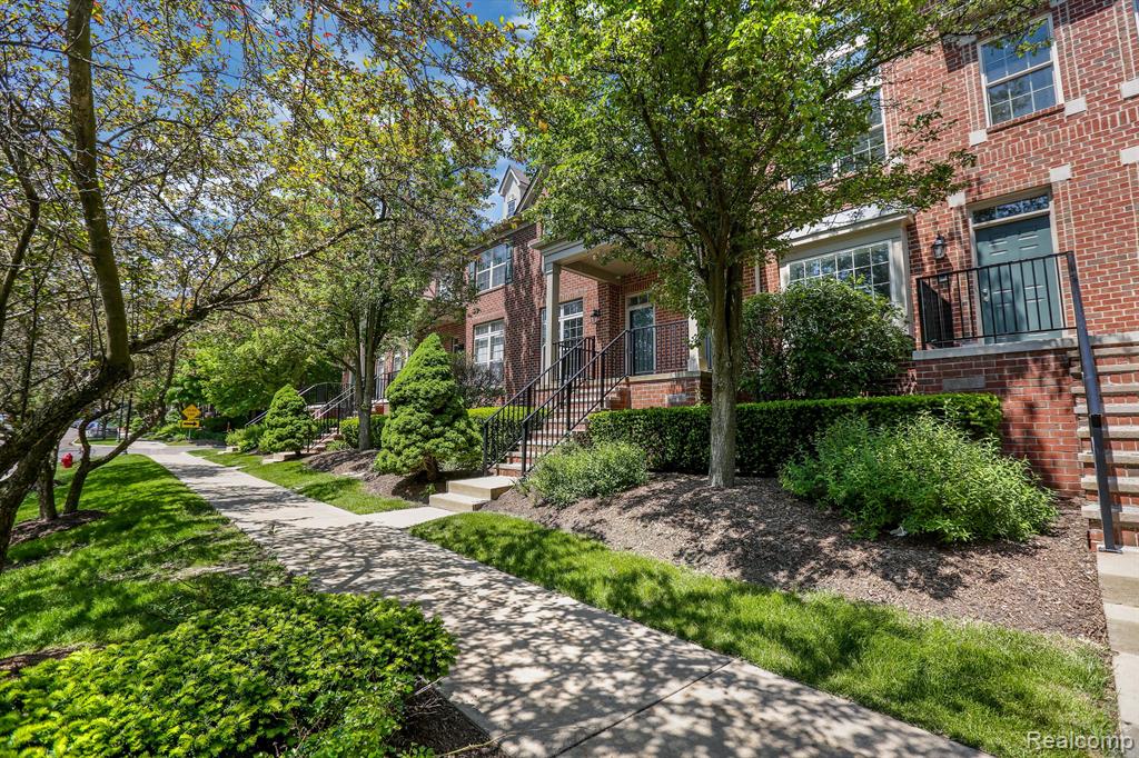 39410 SPRINGWATER Drive, Northville, MI 48168 — Photo 4
