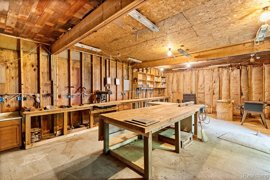 5206 Lippincott Boulevard, Burton, MI 48519 — Photo 54