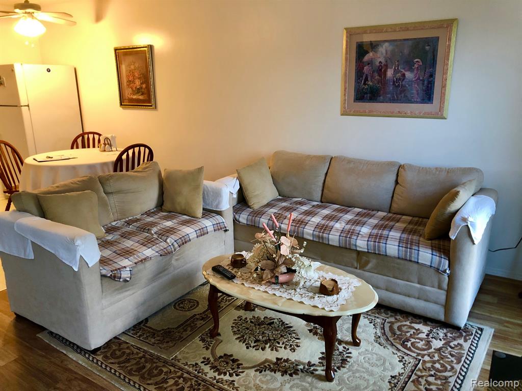 8681 Tucson Court, Warren, MI 48093 — Photo 9