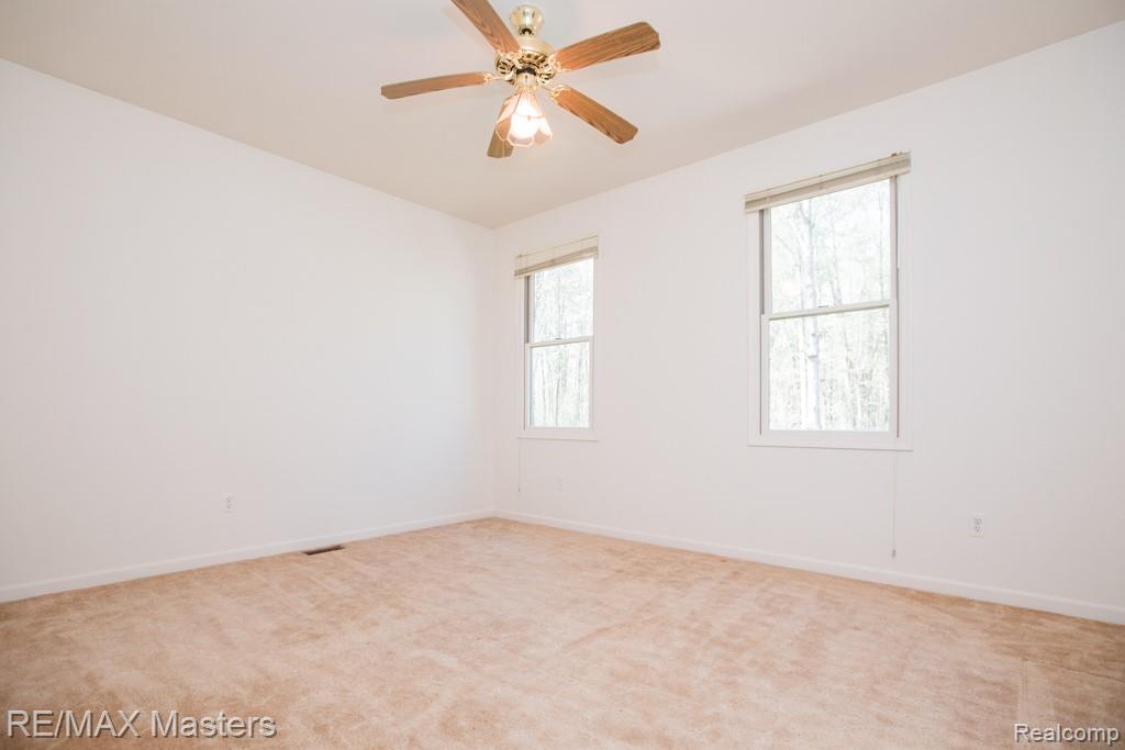 27178 John Drive, New Boston, MI 48164 — Photo 32