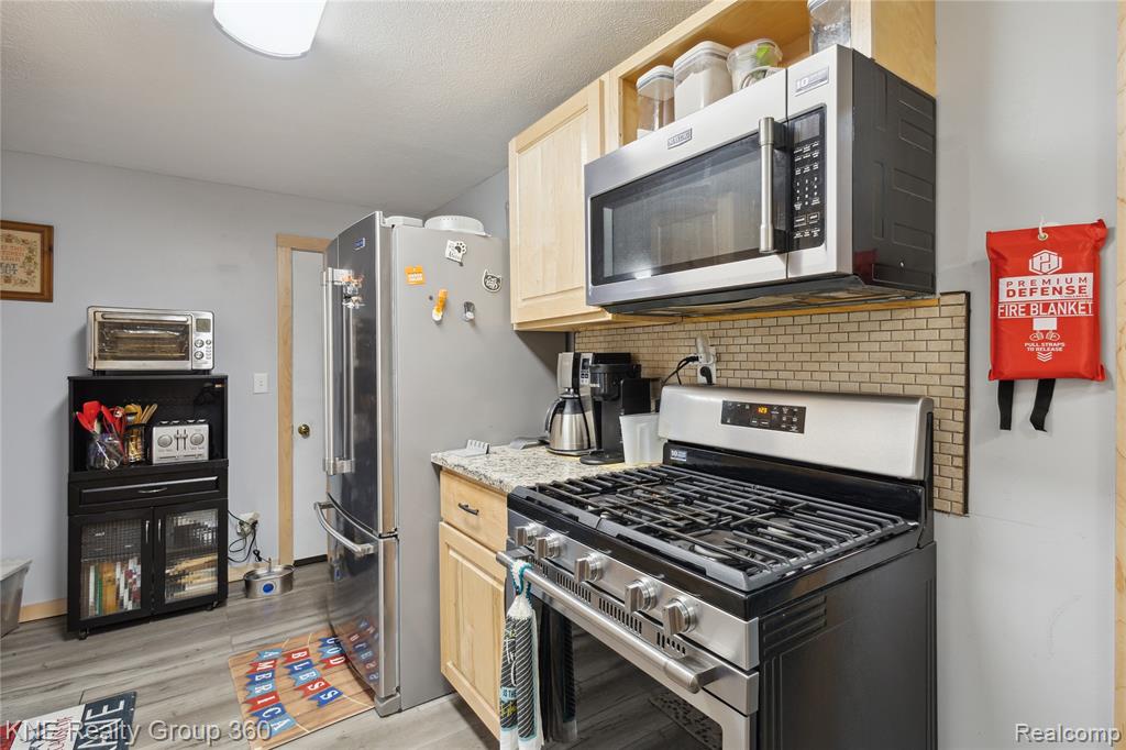 204 W Caroline Street, Bellevue, MI 49021 — Photo 11