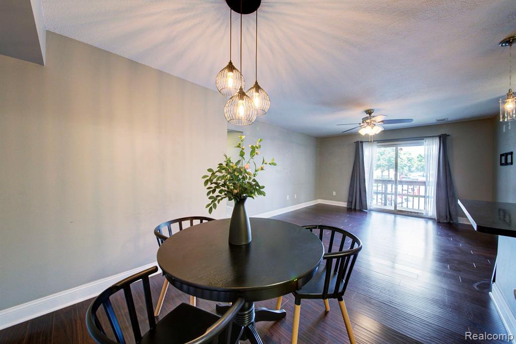 252 PINEWOOD Drive, Plymouth, MI 48170 — Photo 6