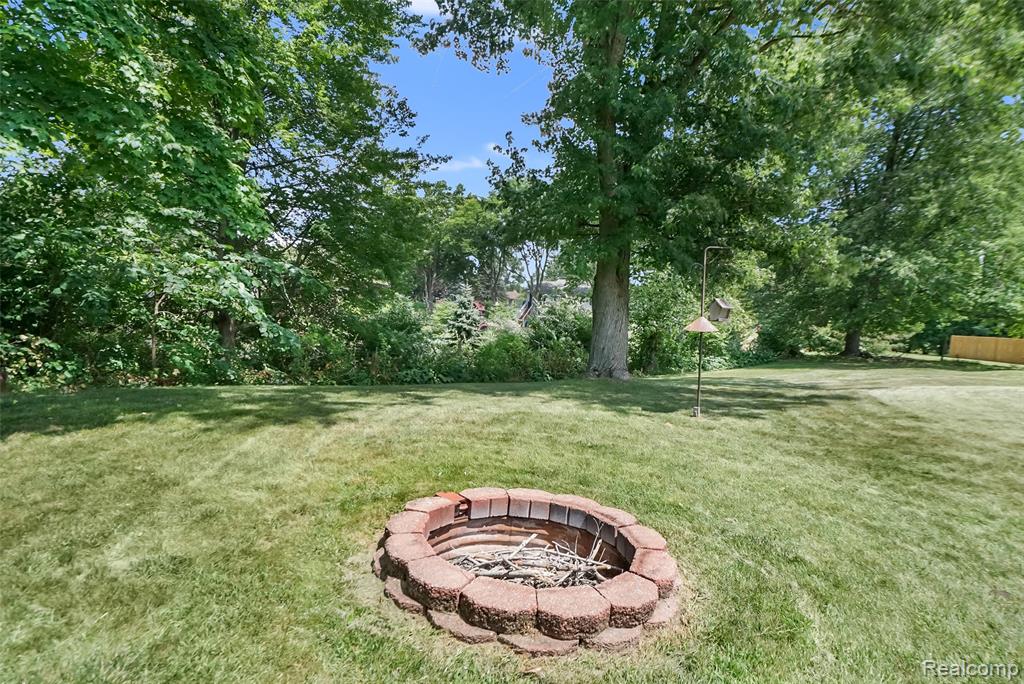 9851 Atwood Drive, South Lyon, MI 48178 — Photo 42