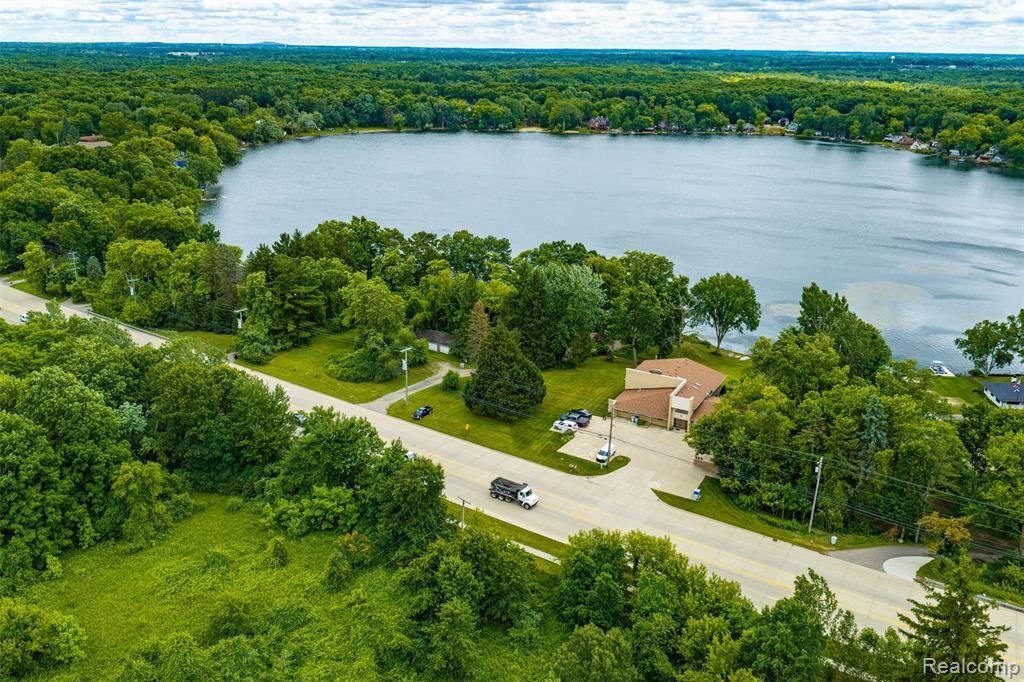 11032 Grand River Road, Brighton, MI 48116 — Photo 21
