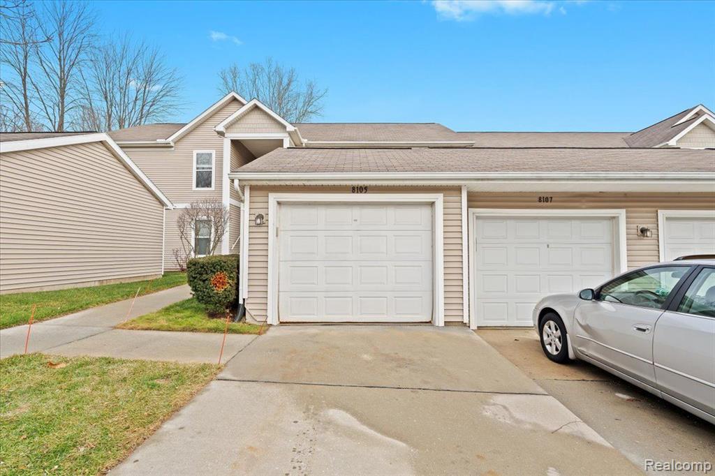 8105 AUTUMN WOODS Trail, Ypsilanti, MI 48198 — Photo 32