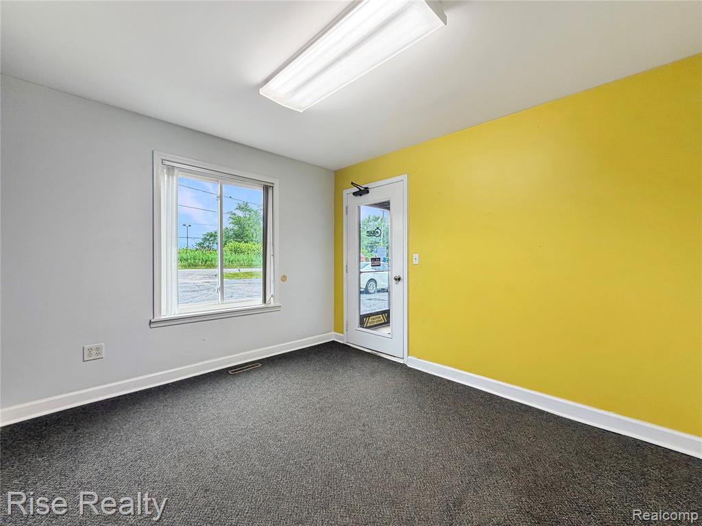 2447 E Judd Road, Burton, MI 48529 — Photo 4