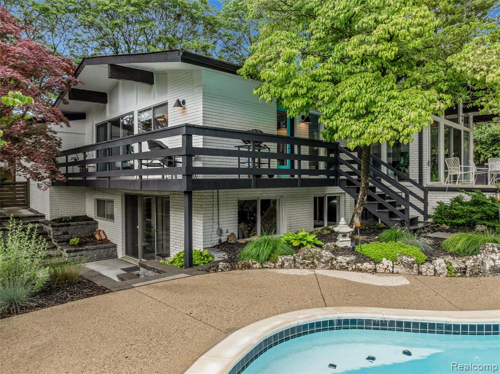 6895 Cedarbrook Drive, Bloomfield Hills, MI 48301 — Photo 2
