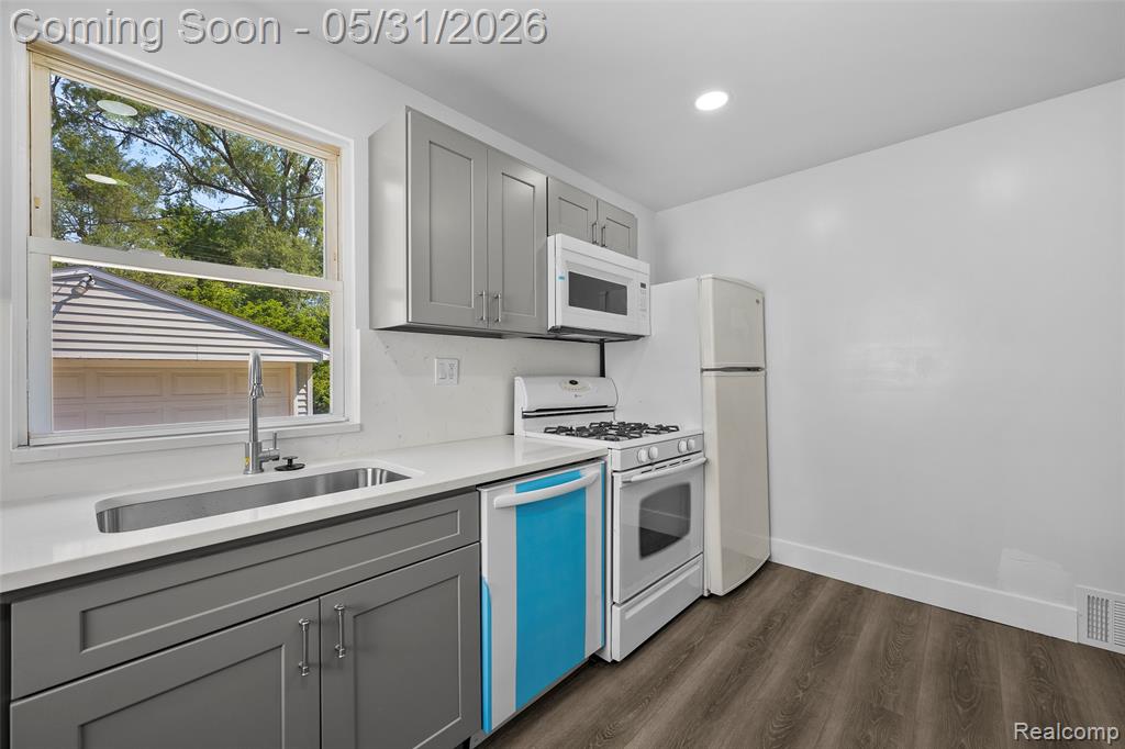 654 Ford Boulevard, Lincoln Park, MI 48146 — Photo 13