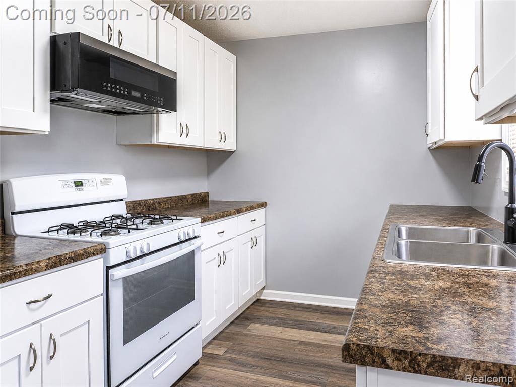 3120 La Salle Drive, Ann Arbor, MI 48108 — Photo 2