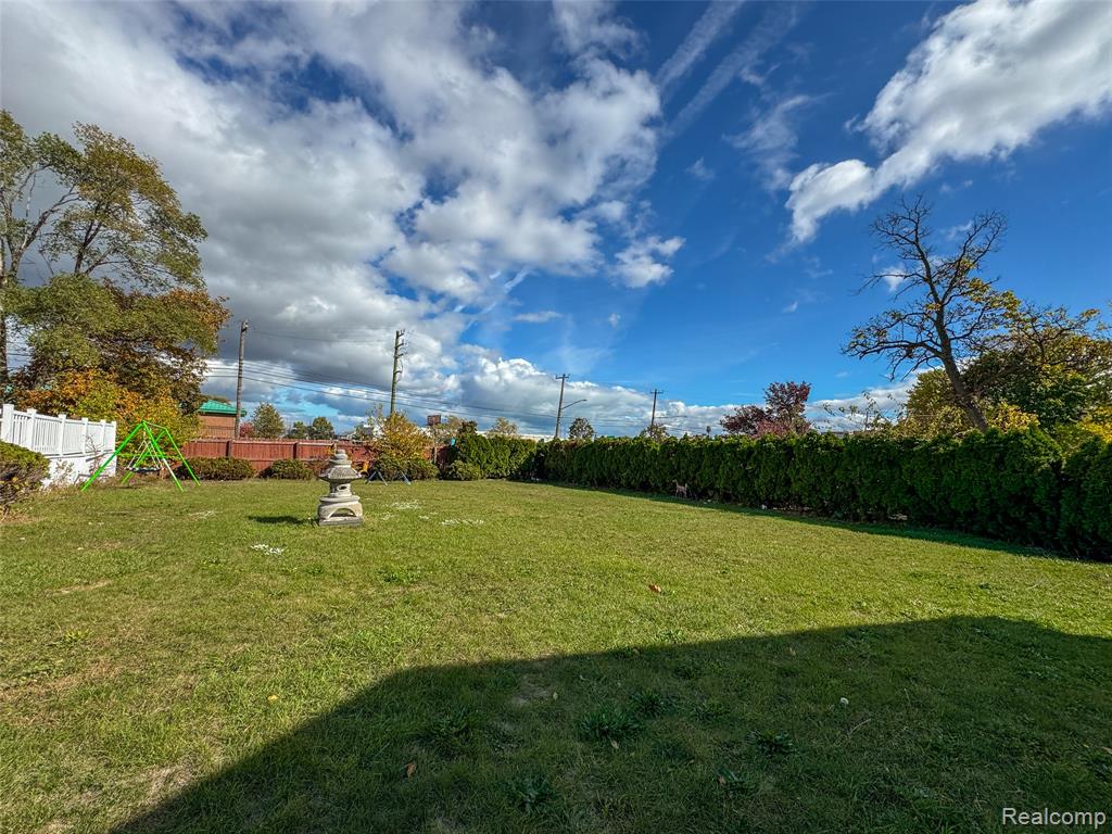991 E Euclid Street, Detroit, MI 48211 — Photo 56
