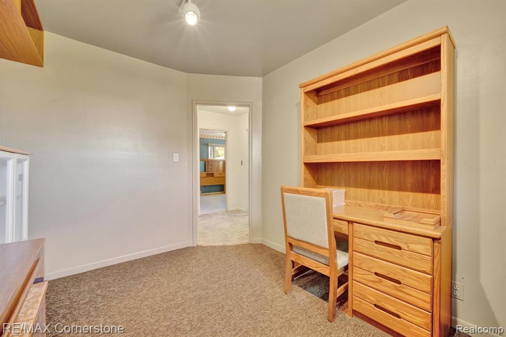 500 N LEONA Avenue, Garden City, MI — Photo 19
