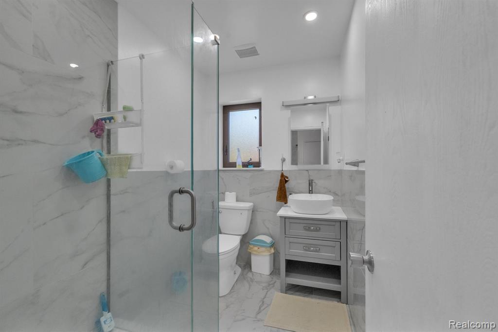 18823 Millar Road, Clinton Twp, MI 48036 — Photo 30
