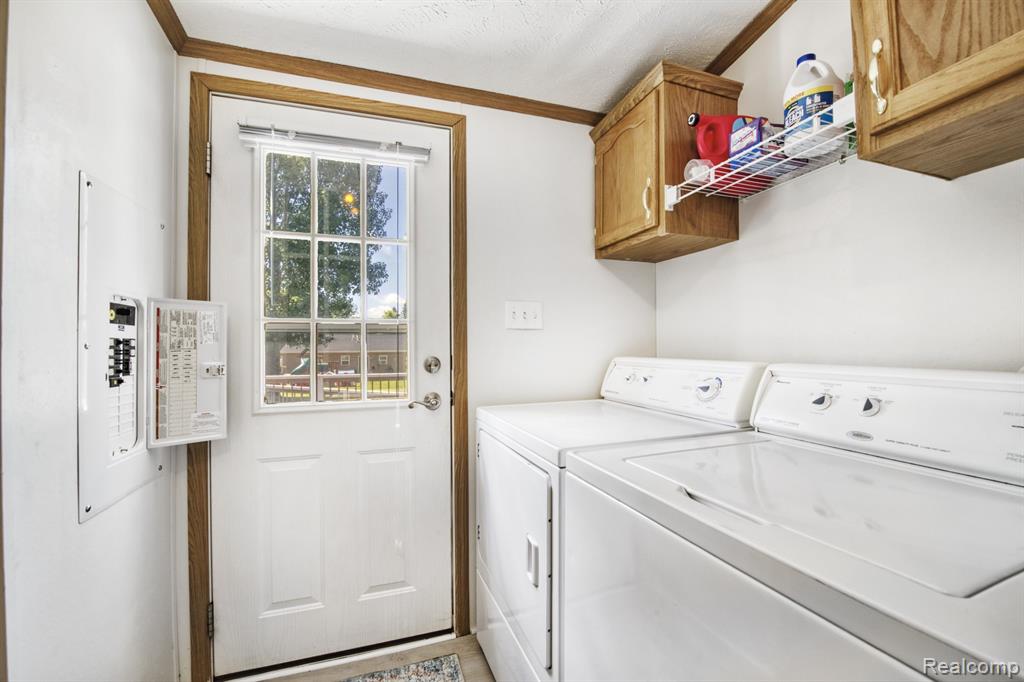 917 E HOADLEY Street, MI 49802 — Photo 20