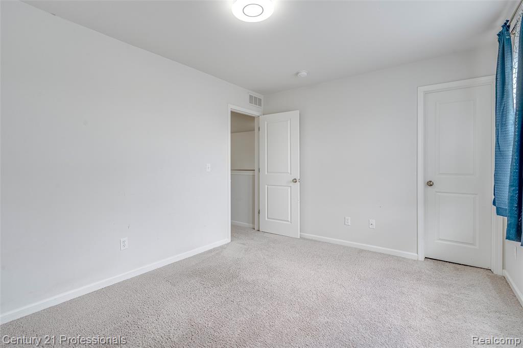 1666 Golfview Drive, Ypsilanti, MI 48198 — Photo 27