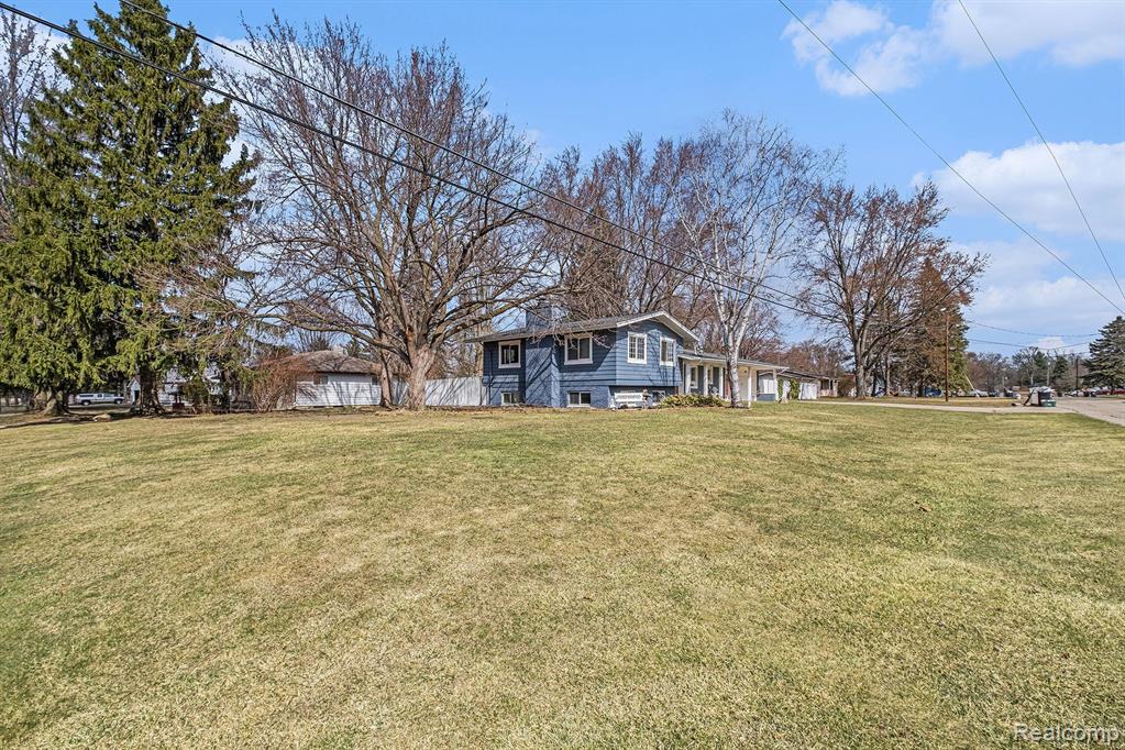 5169 OTTAWA Street, Burton, MI 48509 — Photo 26