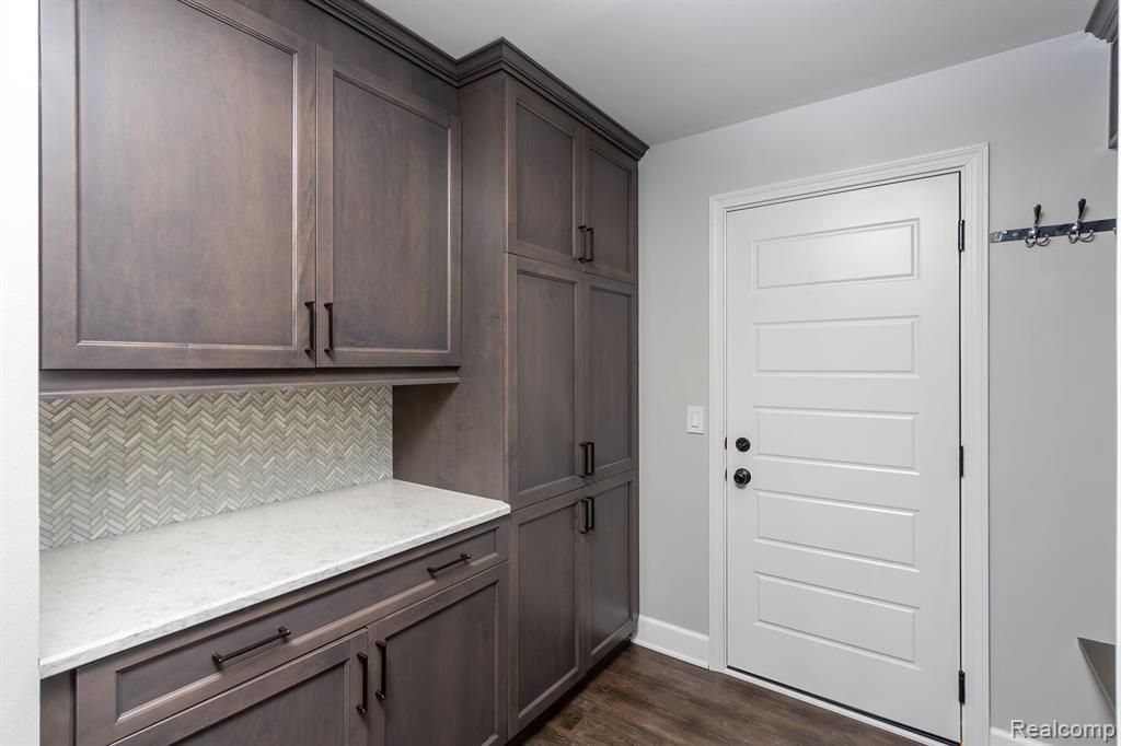 8484 SADDLEWOOD Drive, Brighton, MI 48116 — Photo 13