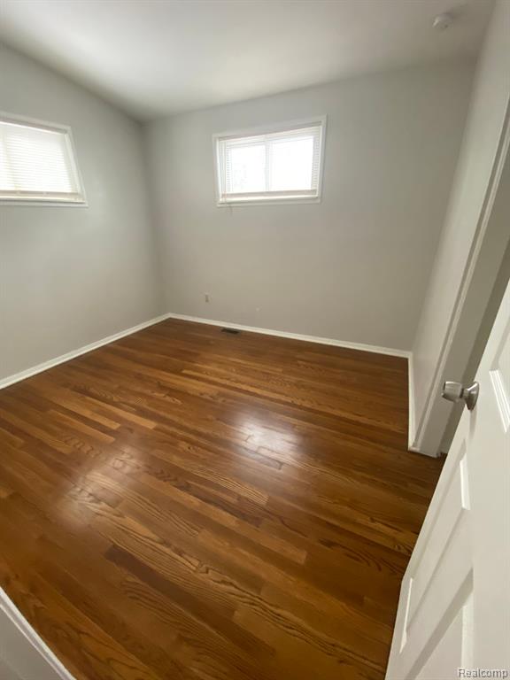 5108 MICHAEL Street, Dearborn Heights, MI 48125 — Photo 11