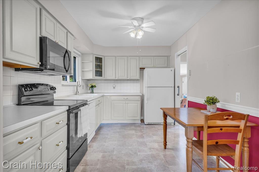 846 Moulin Avenue, Madison Heights, MI 48071 — Photo 7