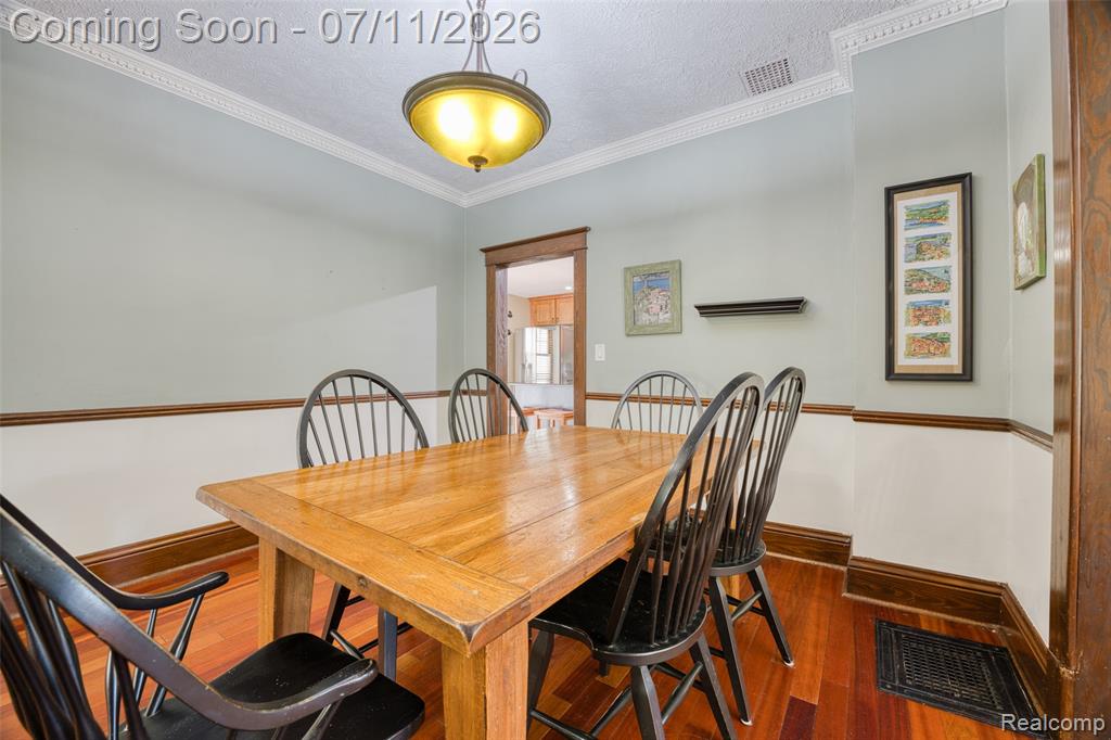 904 N Michigan Avenue, Howell, MI 48843 — Photo 12