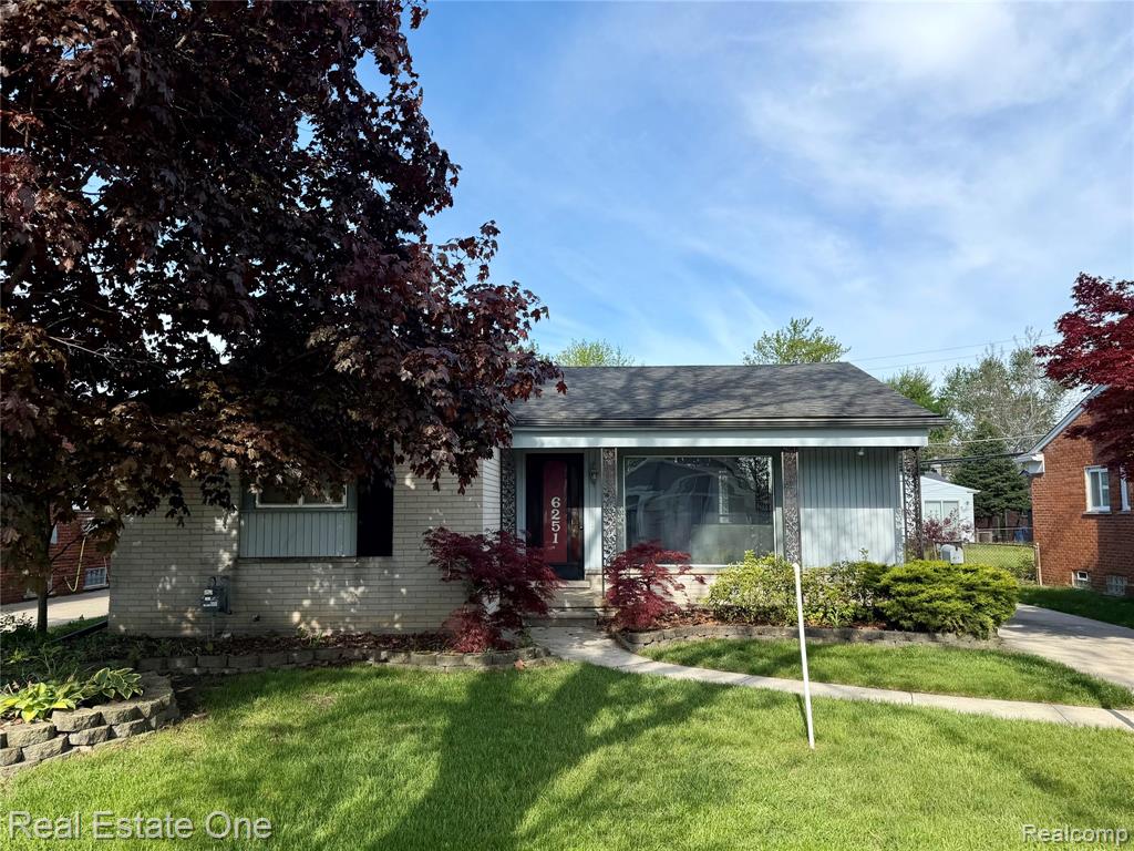 6251 N Charlesworth Street, Dearborn Heights, MI 48127 — front exterior