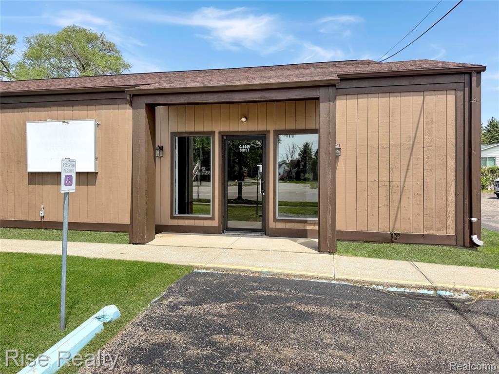 4449 S Saginaw Street, Burton, MI 48529 — Photo 3