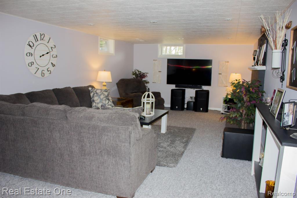 6711 KUTTSHILL Drive NE, Rockford, MI 49341 — Photo 31