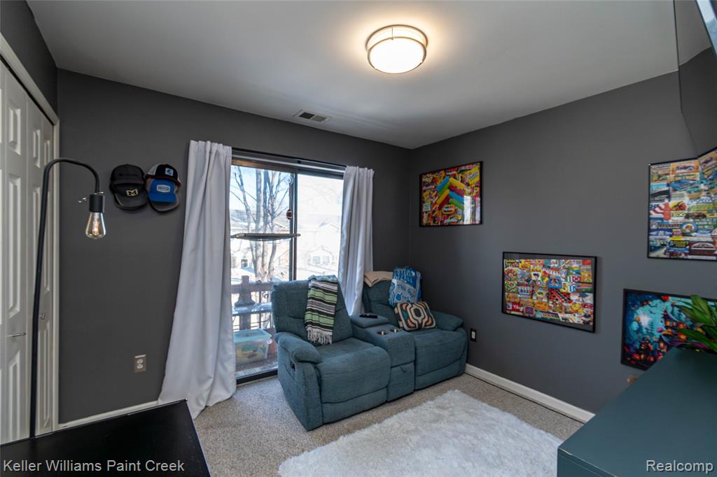 17437 Utica Oaks Lane, Roseville, MI 48066 — Photo 18