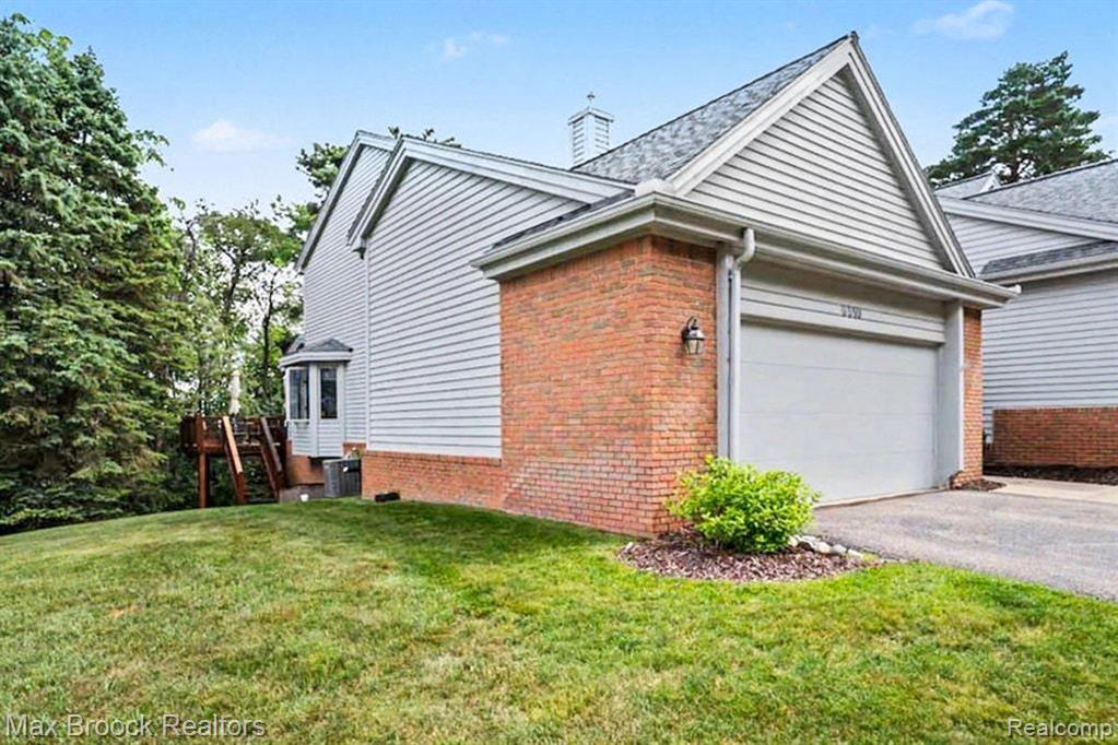 6510 Scenic Pines Court, Clarkston, MI — Photo 3