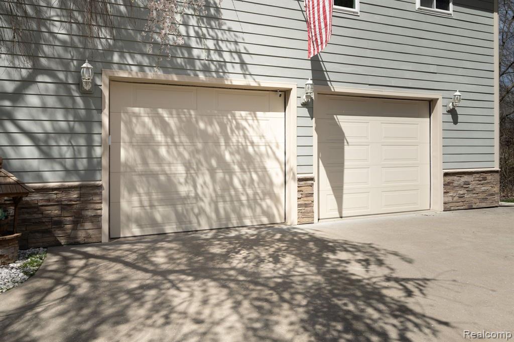 8660 SARGENT Road, Fowlerville, MI 48836 — Photo 37