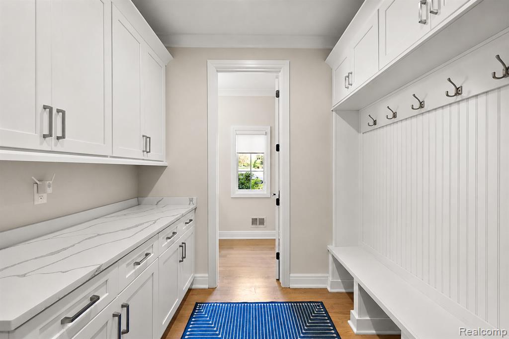 4345 SPRUCE HILL Lane, Bloomfield Hills, MI 48301 — Photo 15