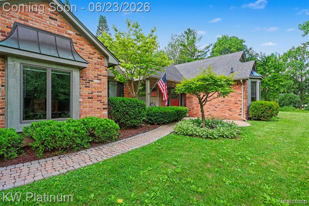 41945 Hillview Drive, Sterling Heights, MI 48314 — front exterior