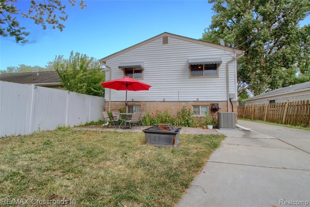 7367 Cavell Street, Westland, MI — Photo 31
