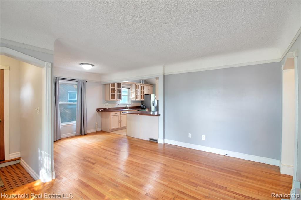 8027 Kolb Avenue, Allen Park, MI 48101 — Photo 6