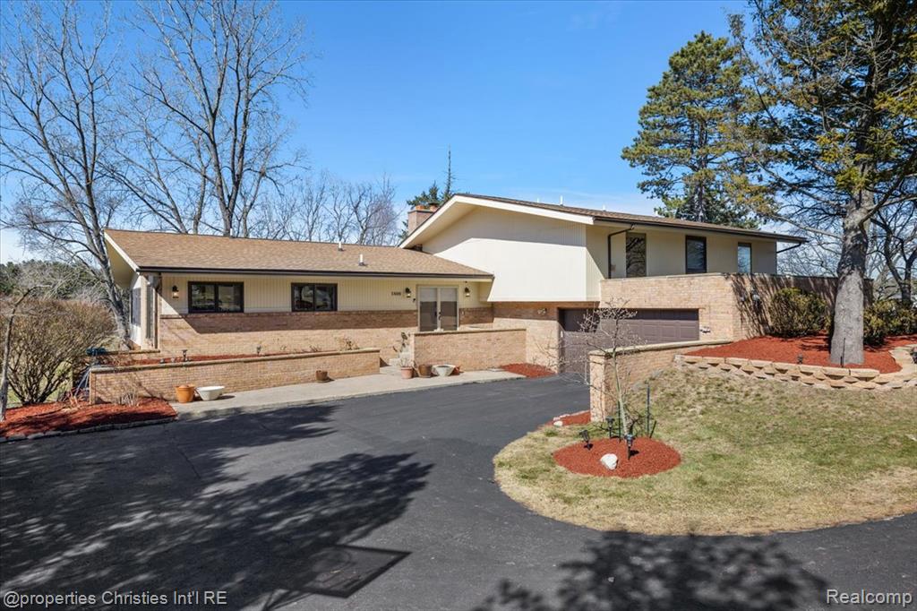 1808 Moors Court, Bloomfield Hills, MI, 48302