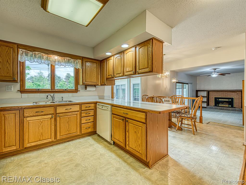 11789 Julia Drive, Whitmore Lake, MI 48189 — Photo 7