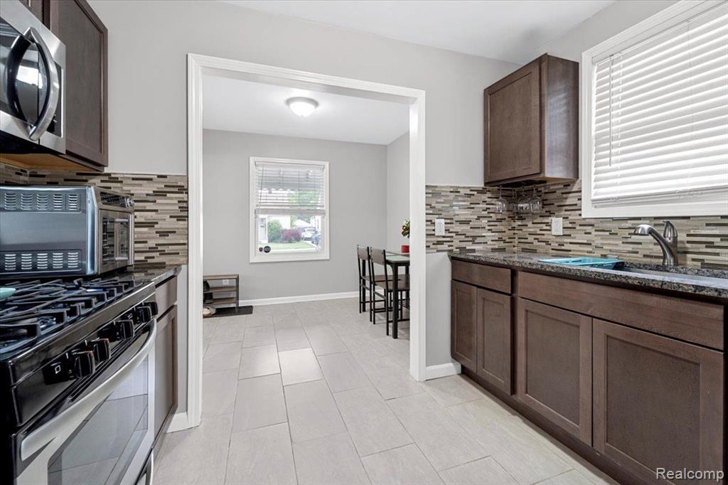 6880 Ziegler Street, Taylor, MI 48180 — Photo 9