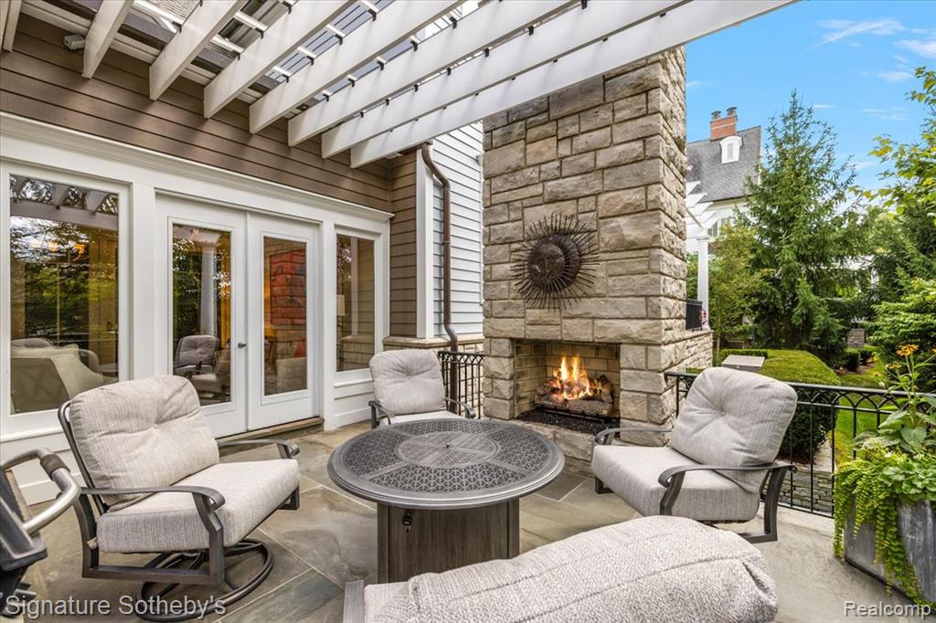 200 Woodland Villa Court, Birmingham, MI 48009 — Photo 22