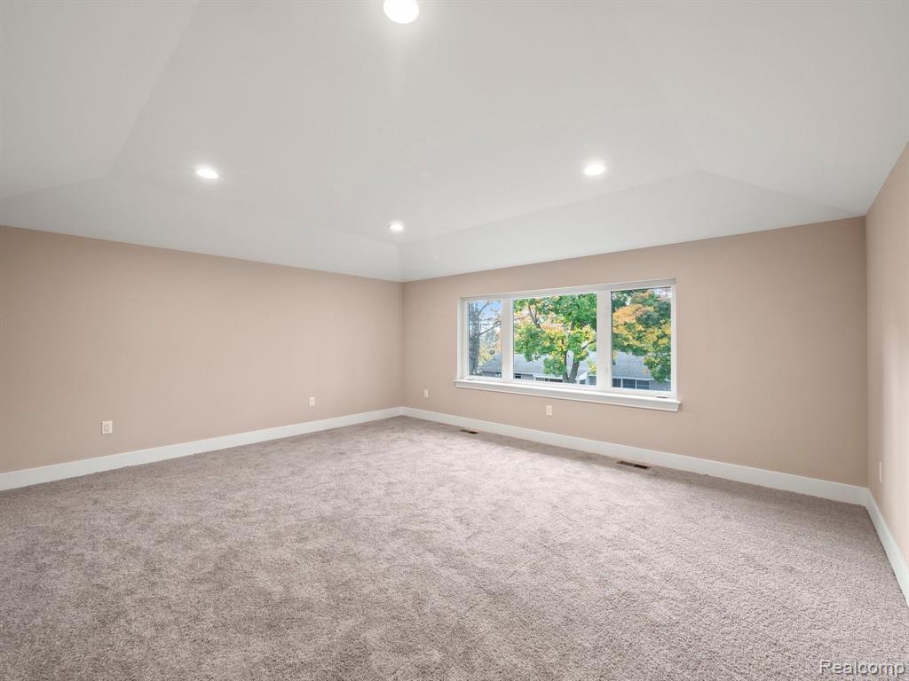 929 KIMBERLY Court, Troy, MI 48098 — Photo 15