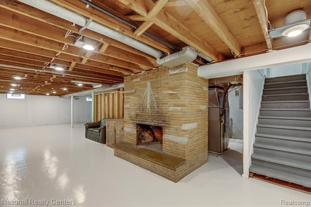 4211 WOODMONT Drive, Waterford, MI 48329 — Photo 17