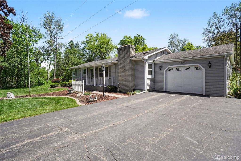 4023 S Genesee Road, Grand Blanc, MI 48439 — Photo 4