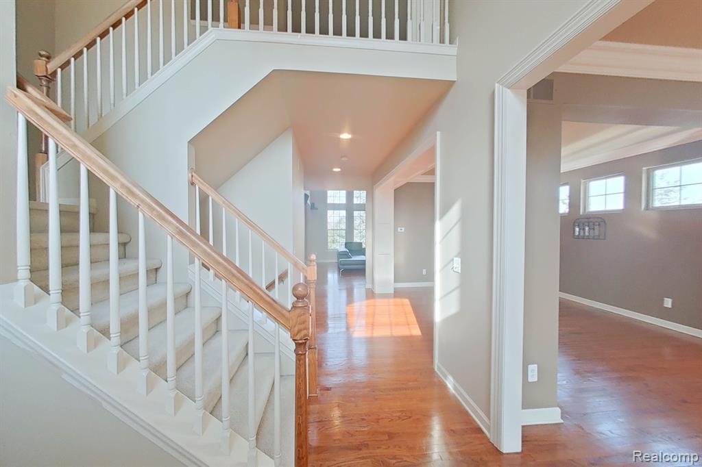 50610 HAWTHORNE Court, Northville, MI 48168 — Photo 2